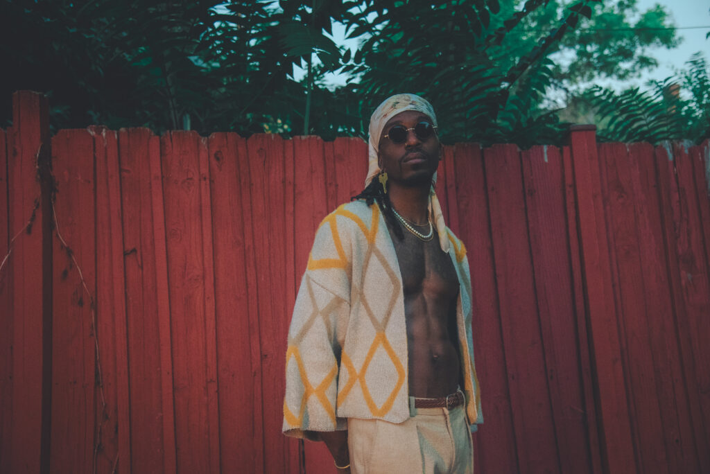 IAMGRÜV Crafts a Multigenre Mosaic with Debut Album ‘SIN PIE’